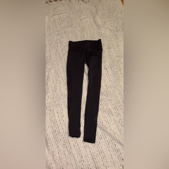 Grey Lululemon Reveal 7/8 Tight Size Small - Picture 6 of 10
